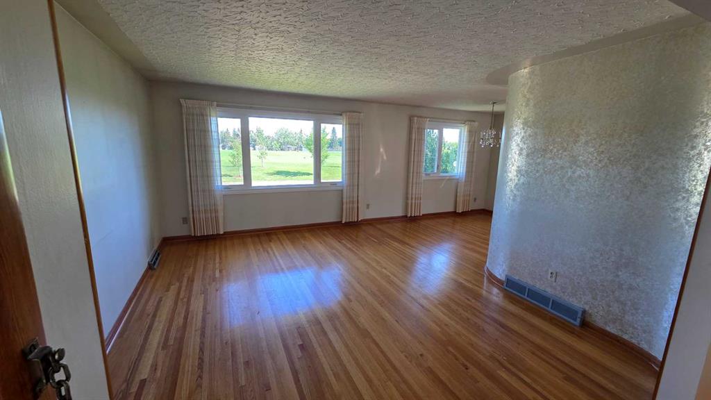 Fourth View of 4907 10 Avenue SW, Westgate, Calgary, Alberta, T3C 0M3