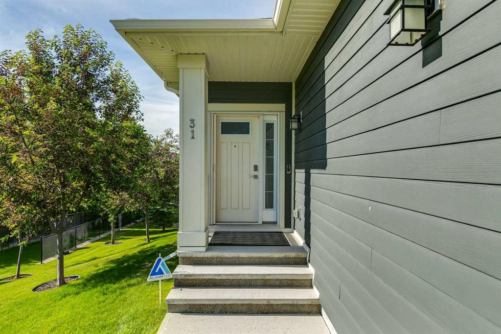 Third View of 31 Sierra Morena Manor SW, Signal Hill, Calgary, Alberta, T3H1S9