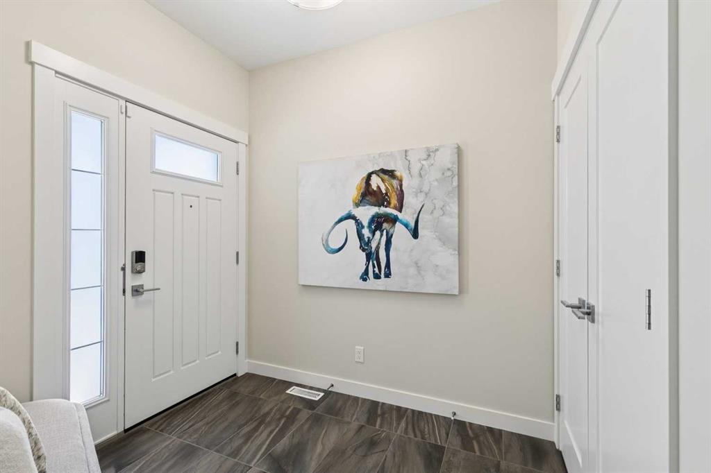 Fourth View of 31 Sierra Morena Manor SW, Signal Hill, Calgary, Alberta, T3H1S9
