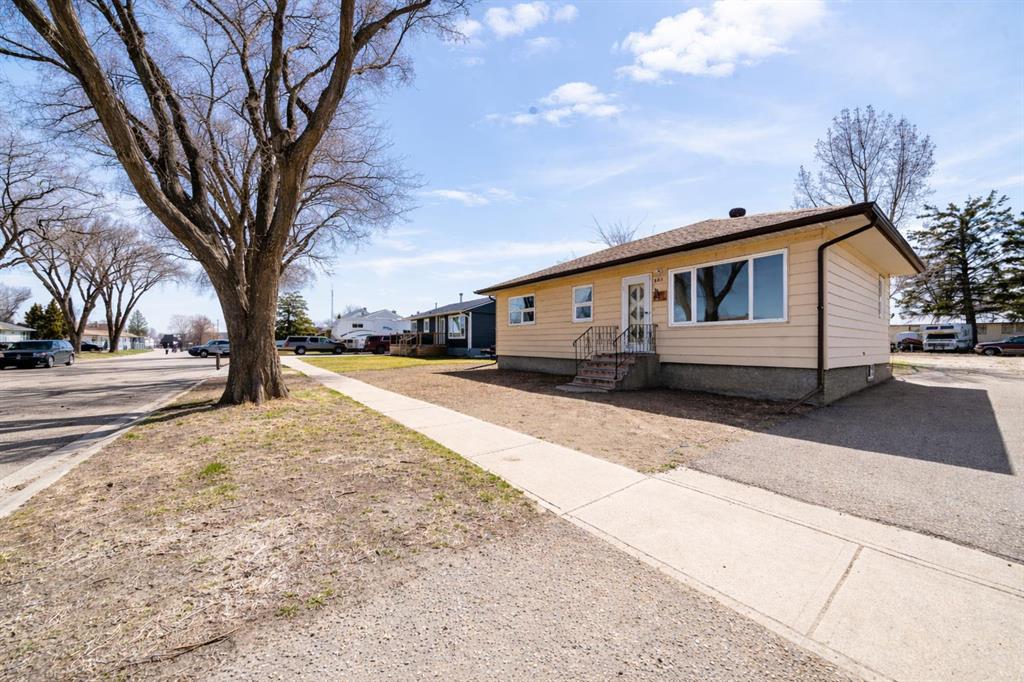 Third View of 321 3 Avenue E, NONE, Bow Island, Alberta, T0K 0G0
