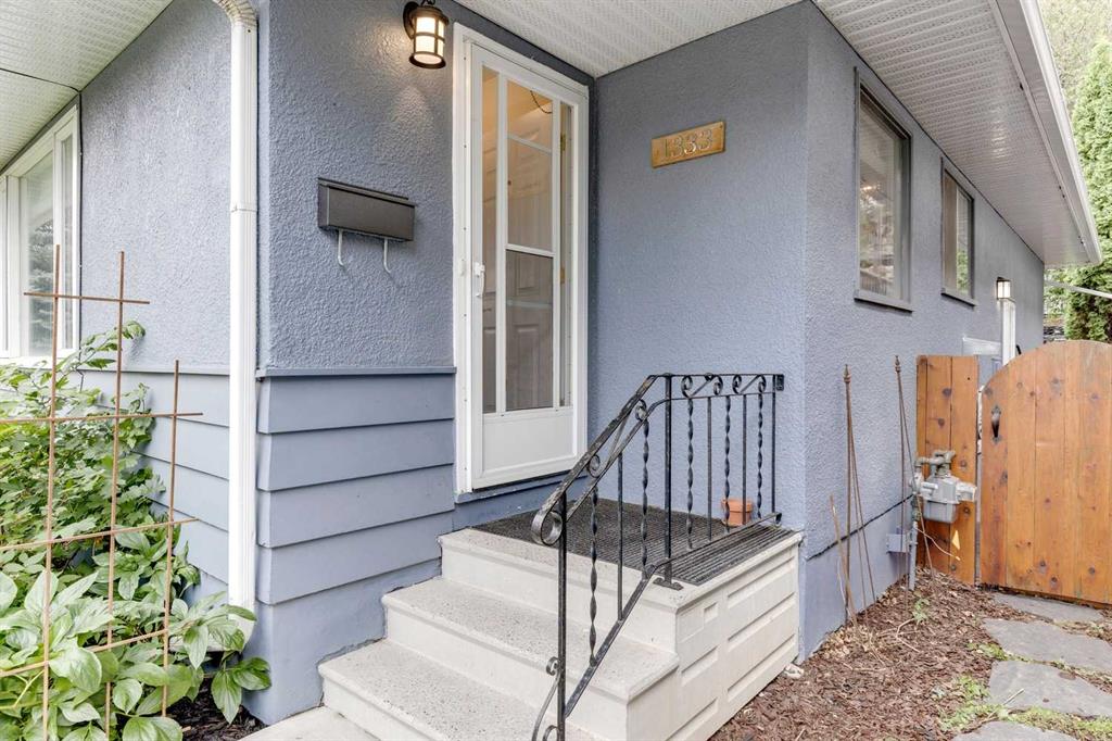 Third View of 1333 Rosehill Drive NW, Rosemont, Calgary, Alberta, T2K 1M3