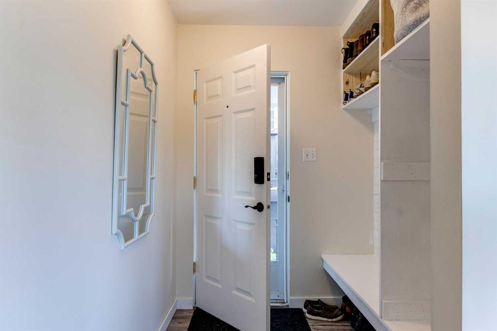 Fourth View of 1333 Rosehill Drive NW, Rosemont, Calgary, Alberta, T2K 1M3