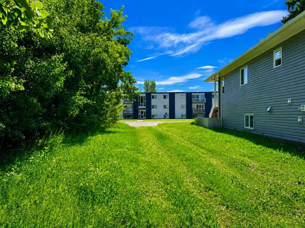Third View of 9810 108 Avenue , VLA Montrose, Grande Prairie, Alberta, T8V 1N6