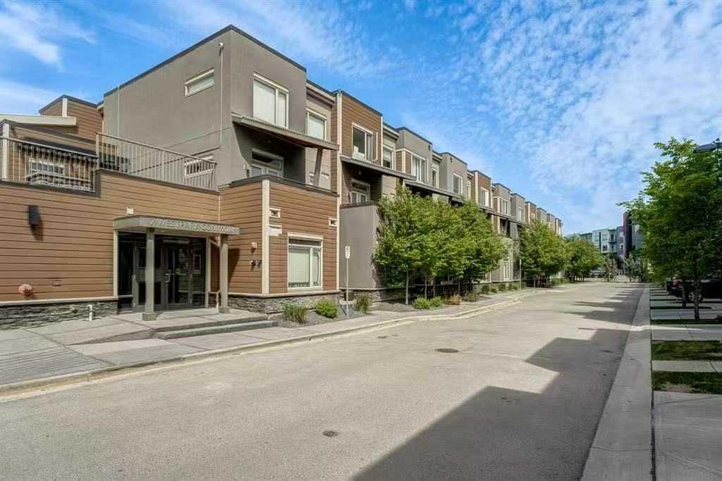 216, 10 Westpark Link SW, A2325325, Alberta,