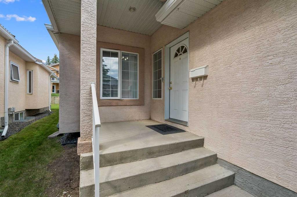 Fifth View of 120 Scimitar Heath NW, Scenic Acres, Calgary, Alberta, T3L 2E1