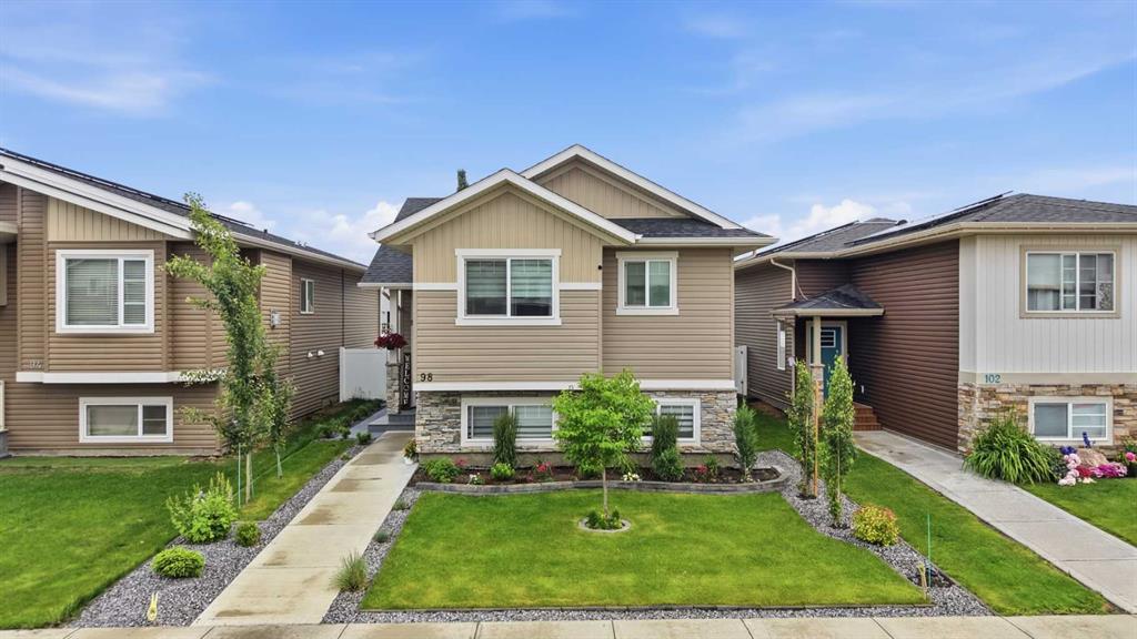 98 Livingston Close , A2325367, Alberta,
