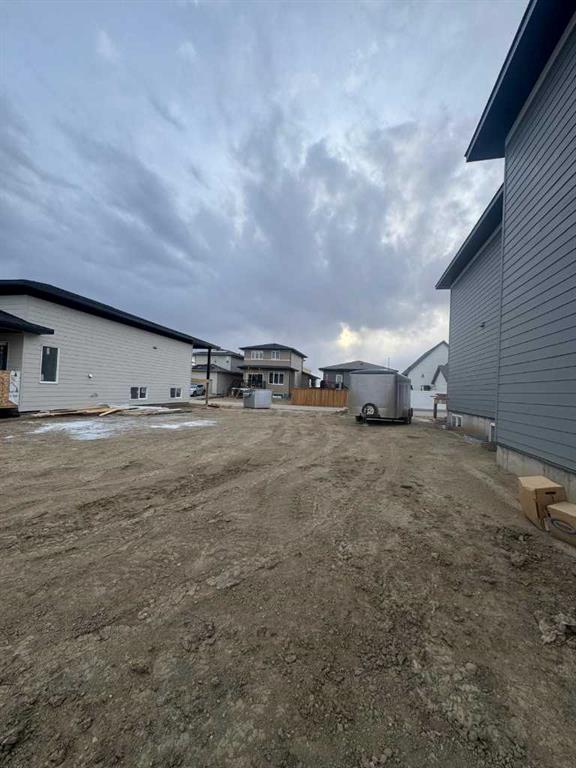 Second View of 660 Devonia Road W, The Crossings, Lethbridge, Alberta, T1J5W3