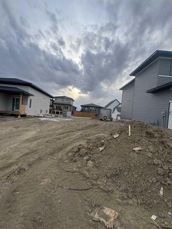 Third View of 660 Devonia Road W, The Crossings, Lethbridge, Alberta, T1J5W3