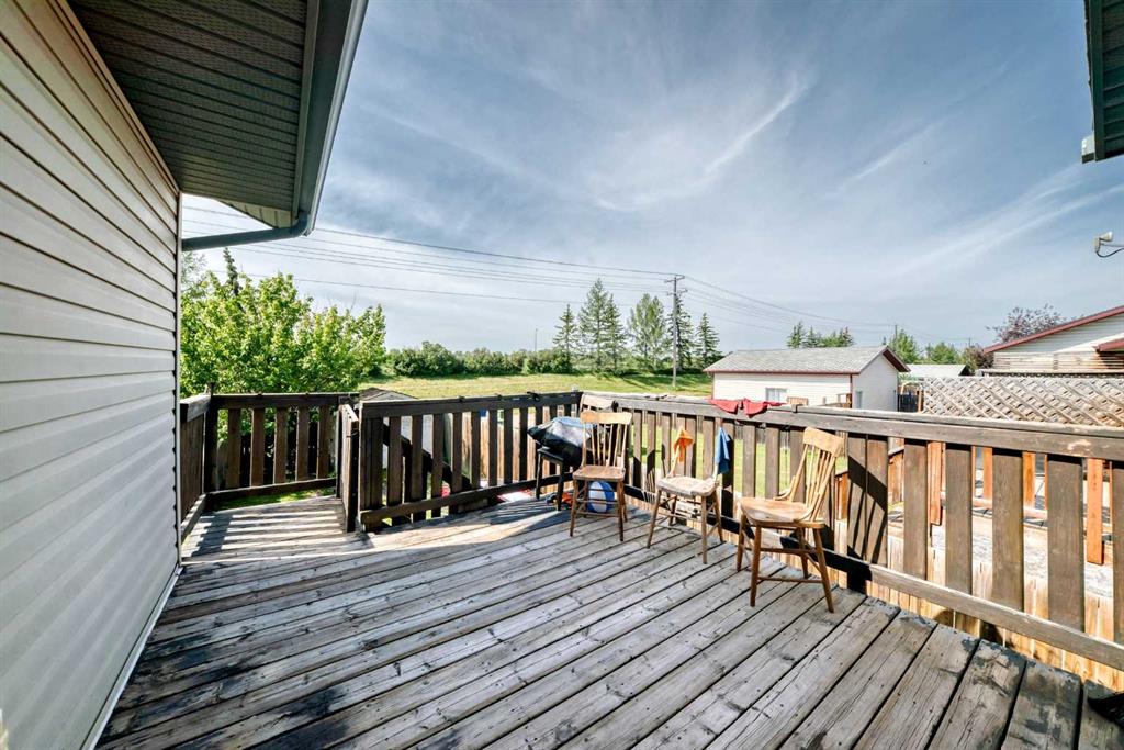 Fifth View of 116 Iverson Close , Inglewood West, Red Deer, Alberta, T4R 3M8