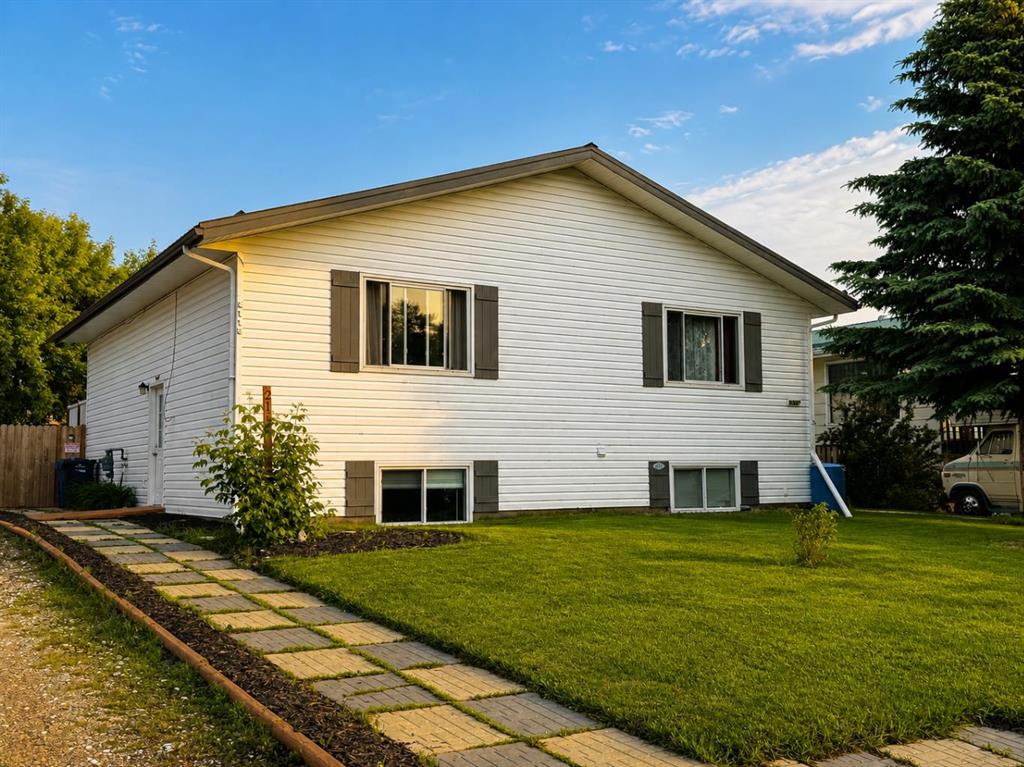 2119 23 Ave Close , A2325533, Alberta,
