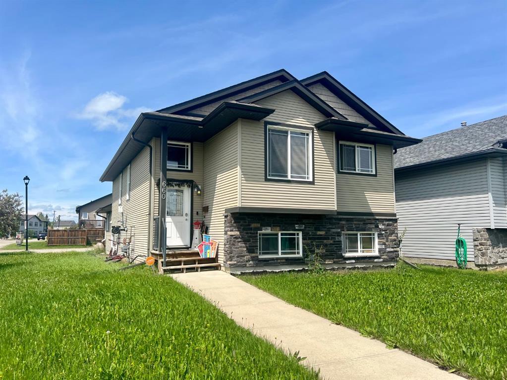 660 Red Oak Close , A2325549, Alberta,