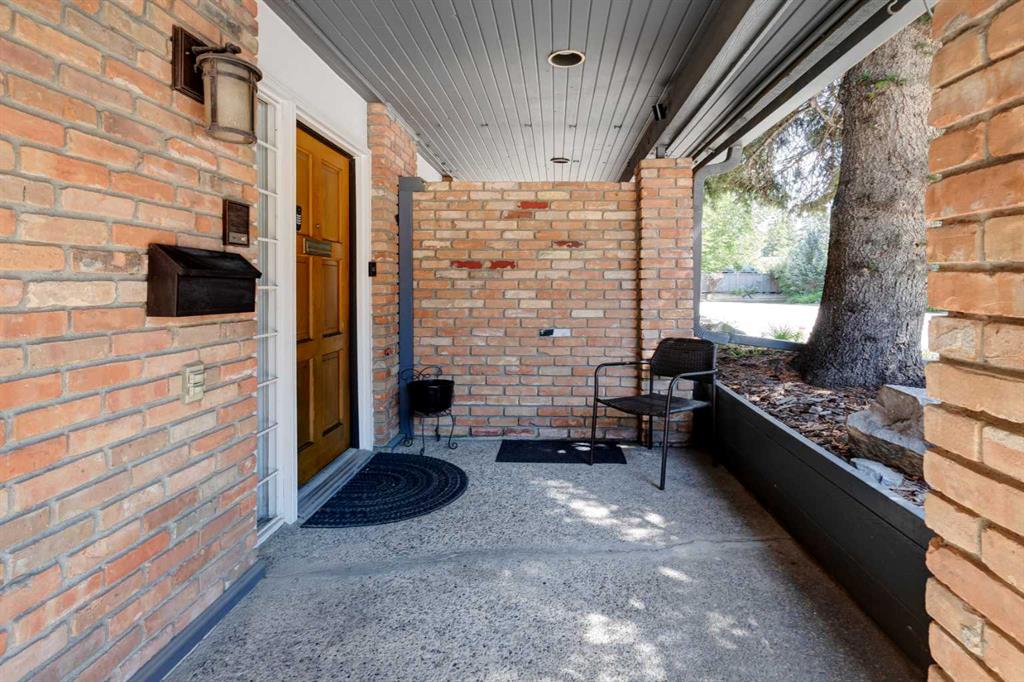 Fourth View of 212, 4037 42 Street NW, Varsity, Calgary, Alberta, T3A 2M9