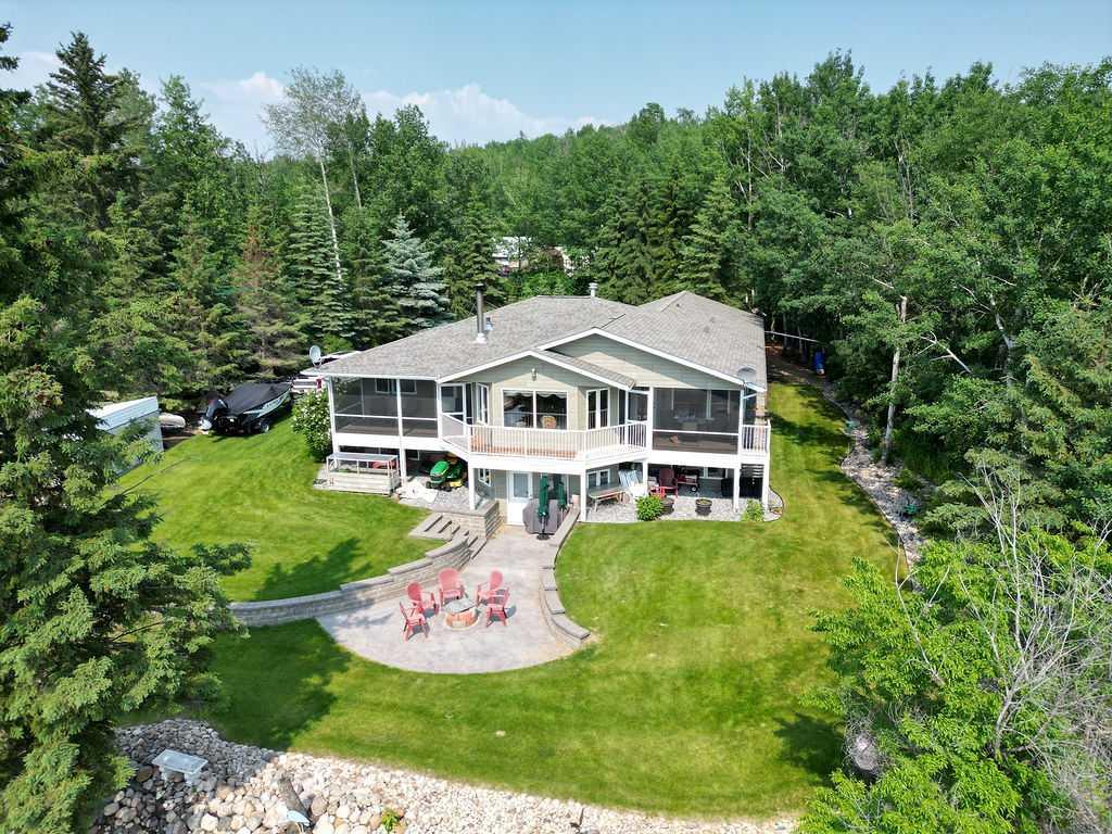 412 Willow Drive , A2325706, Alberta,