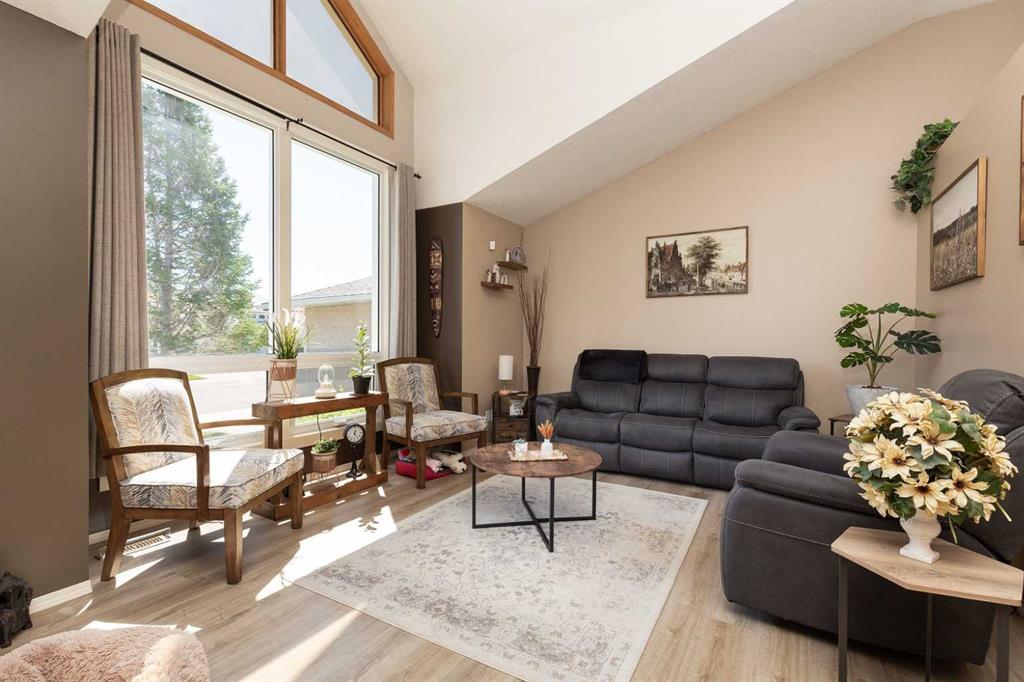 44 Lakhota Road W, A2325817, Alberta,