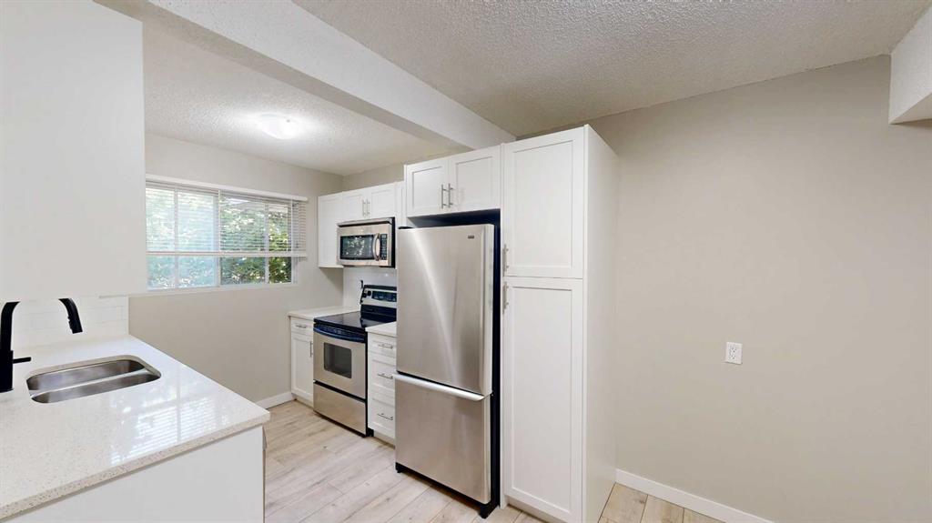 Main View of 10, 115 Lafayette Boulevard W, Varsity Village, Lethbridge, Alberta, T1K 4A8