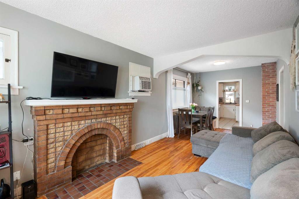 Fourth View of 2115 14 Street SW, Bankview, Calgary, Alberta, T2T 3T2