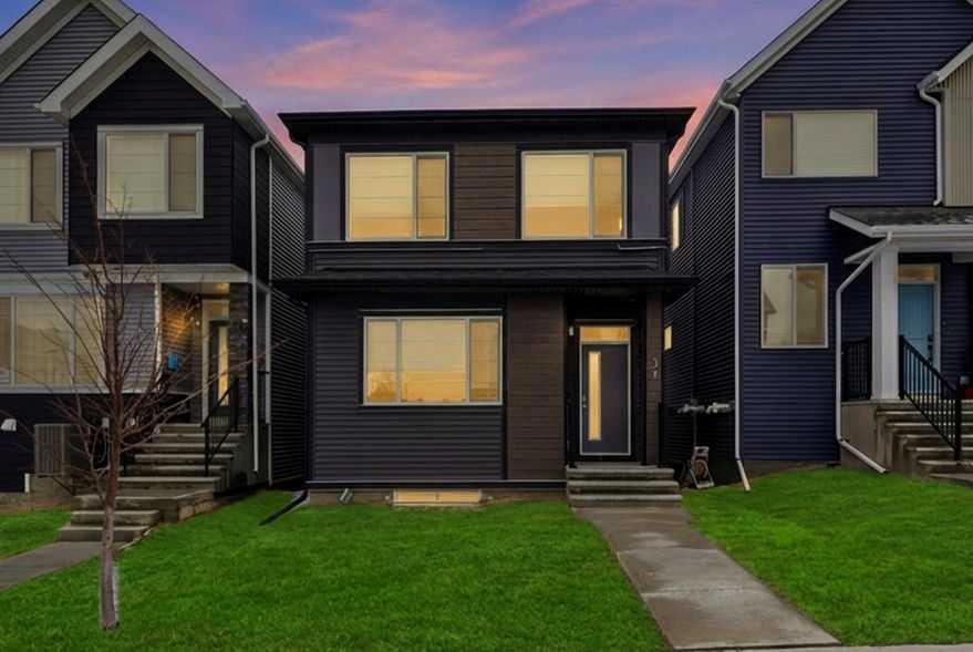 MLS® listing #113725992 for sale located at 34 Aquila Way NW
