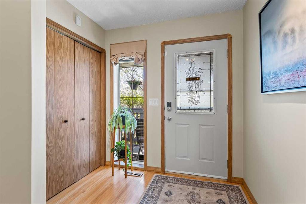 Third View of 158 Saratoga Close NE, Monterey Park, Calgary, Alberta, T1Y 7A1