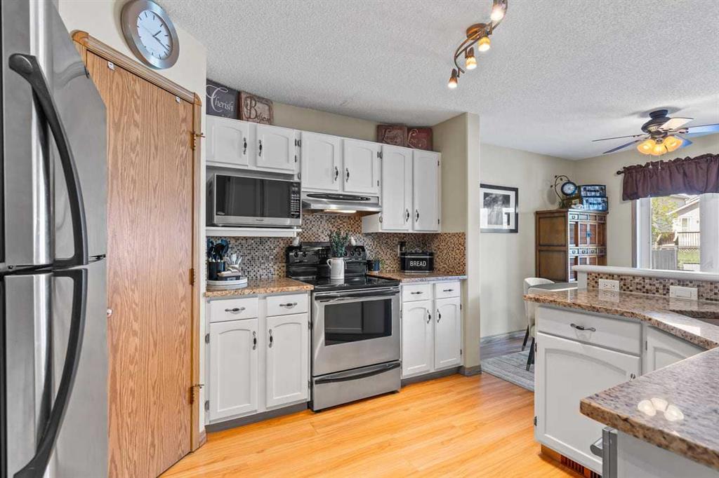 Fifth View of 158 Saratoga Close NE, Monterey Park, Calgary, Alberta, T1Y 7A1