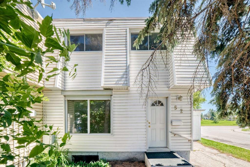 52 Doverdale Mews SE, A2326000, Alberta,