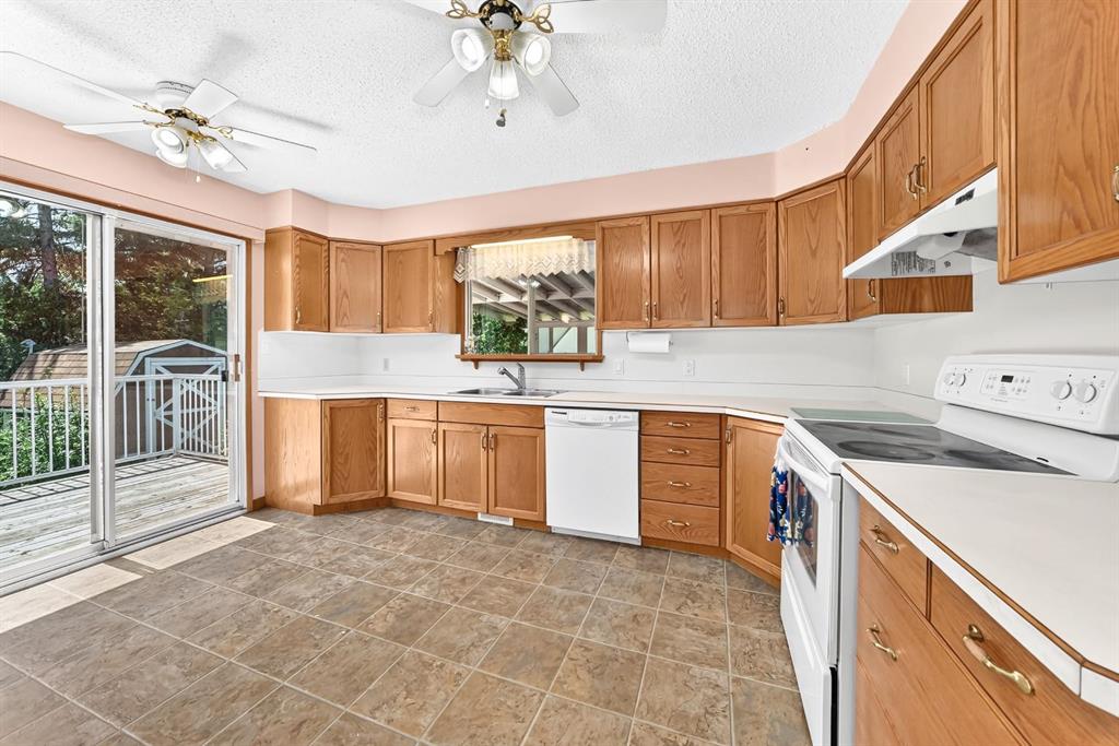 Fourth View of 5227 37 Street , Margodt, Innisfail, Alberta, T4G 1E4