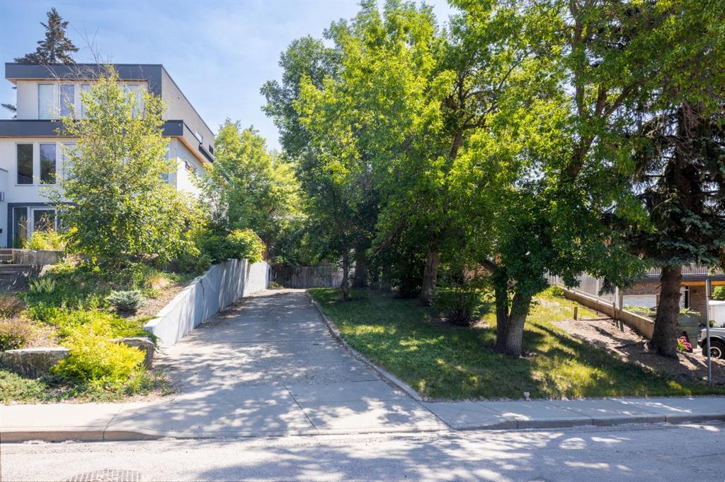 Third View of 1308 17A Street NW, Hounsfield Heights/Briar Hill, Calgary, Alberta, T2N 2E9