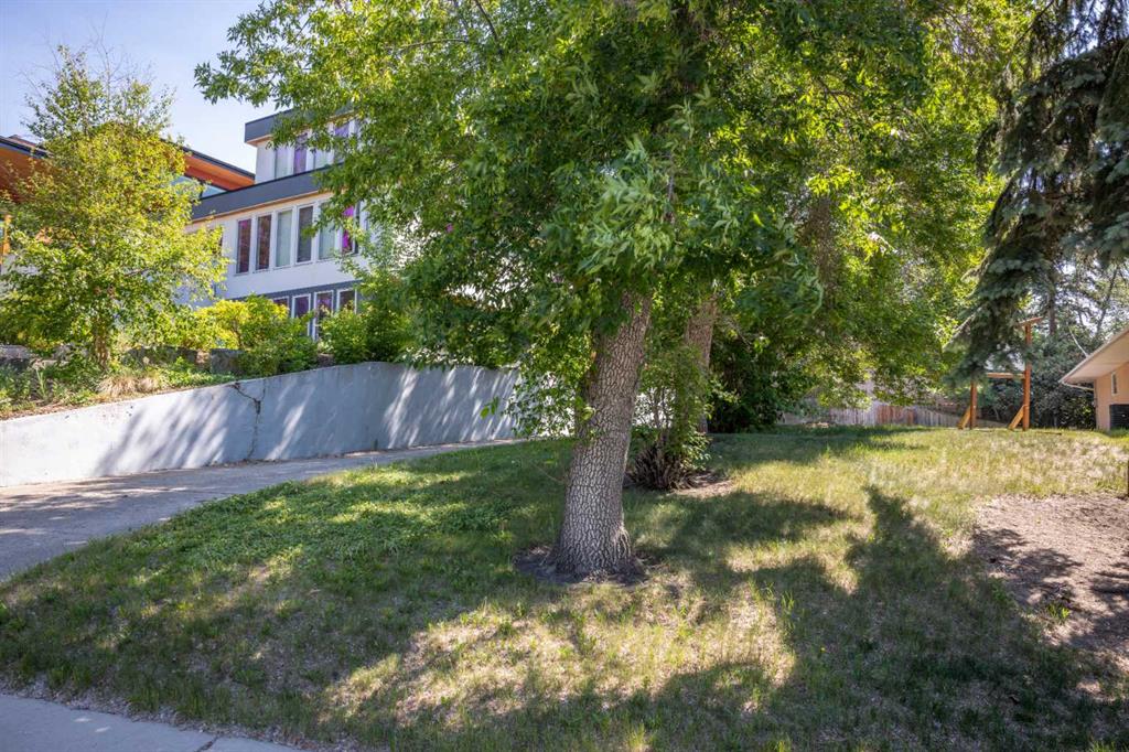 Fourth View of 1308 17A Street NW, Hounsfield Heights/Briar Hill, Calgary, Alberta, T2N 2E9