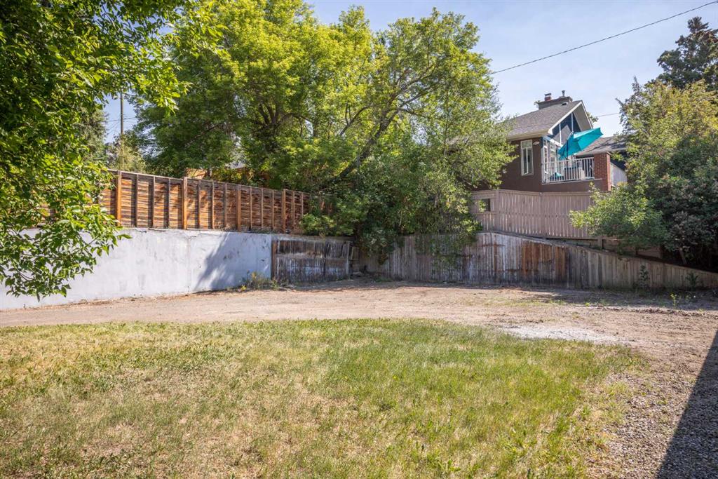 Fifth View of 1308 17A Street NW, Hounsfield Heights/Briar Hill, Calgary, Alberta, T2N 2E9