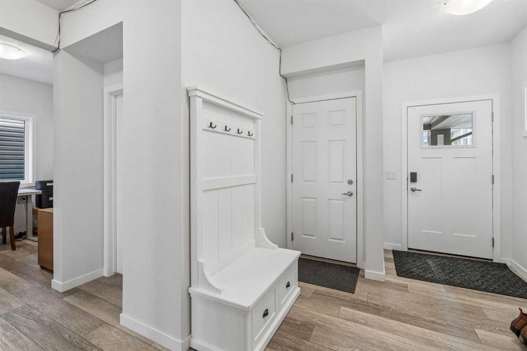 Fourth View of 215 Lucas Terrace NW, Livingston, Calgary, Alberta, T3P1X3