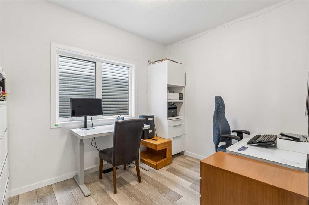 Fifth View of 215 Lucas Terrace NW, Livingston, Calgary, Alberta, T3P1X3