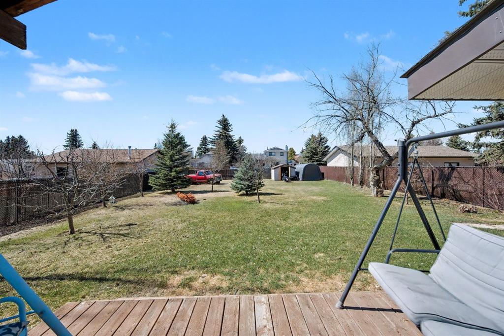 Fifth View of 677 Wallace Drive , NONE, Carstairs, Alberta, T0M0N0