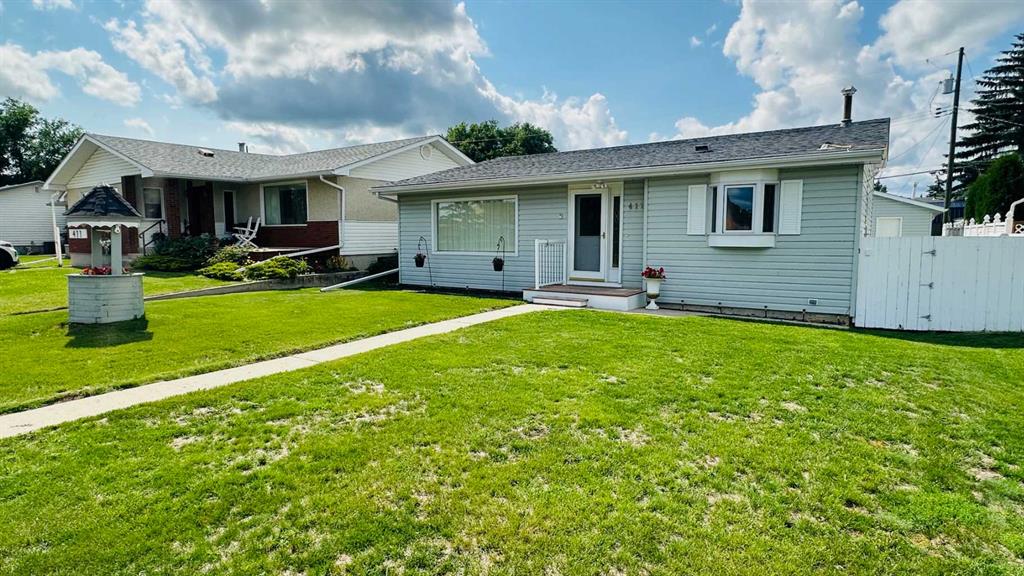 411 12 Street East  , A2326332, Alberta,