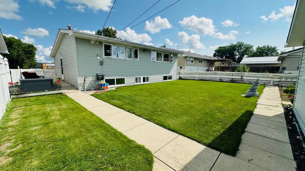 Fourth View of 411 12 Street East  , Riverview Park, Drumheller, Alberta, T0J 0Y5