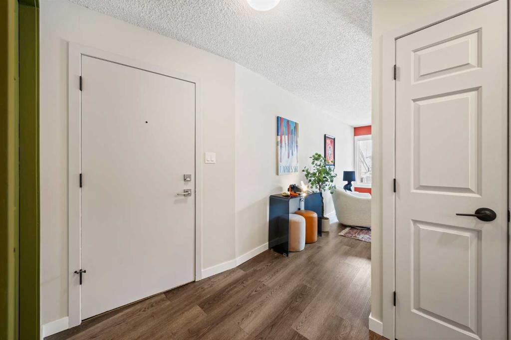 Fourth View of 202, 825 4 Street NE, Renfrew, Calgary, Alberta, T2E 3S9