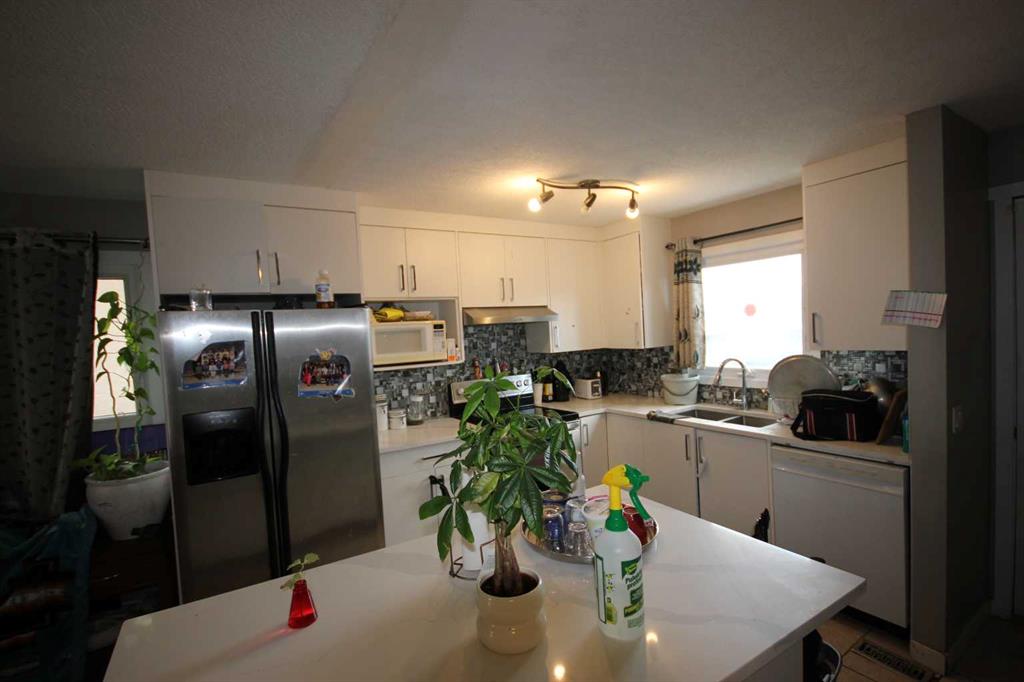 Fifth View of 379 Falmere Road NE, Falconridge, Calgary, Alberta, T3J 2Z5