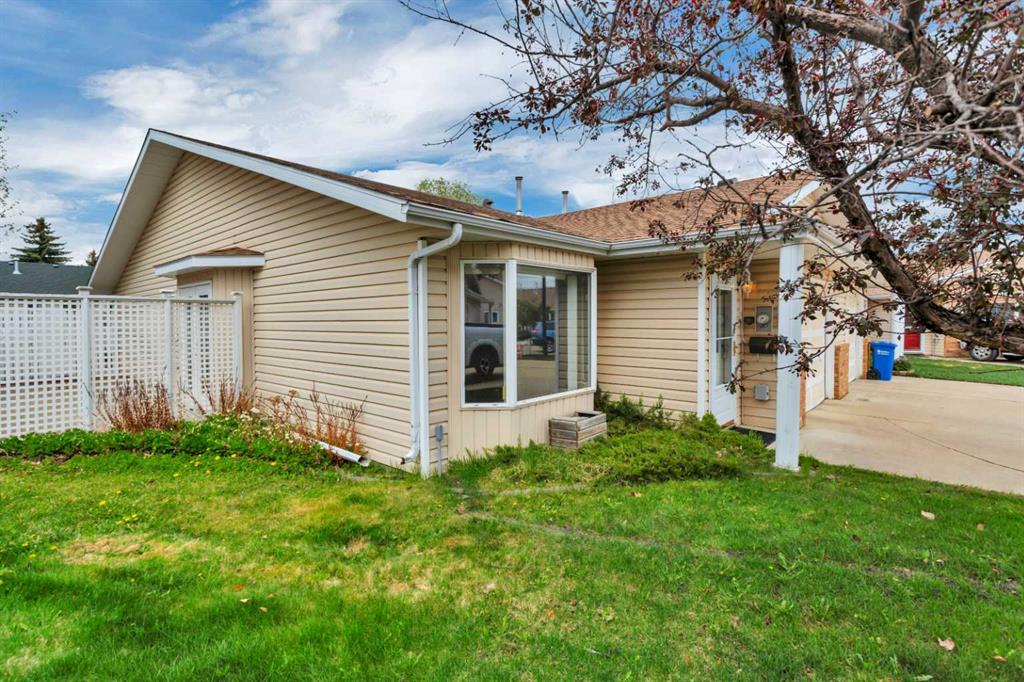 Fifth View of 26 Dale Close , Deer Park Estates, Red Deer, Alberta, T4R 2L5