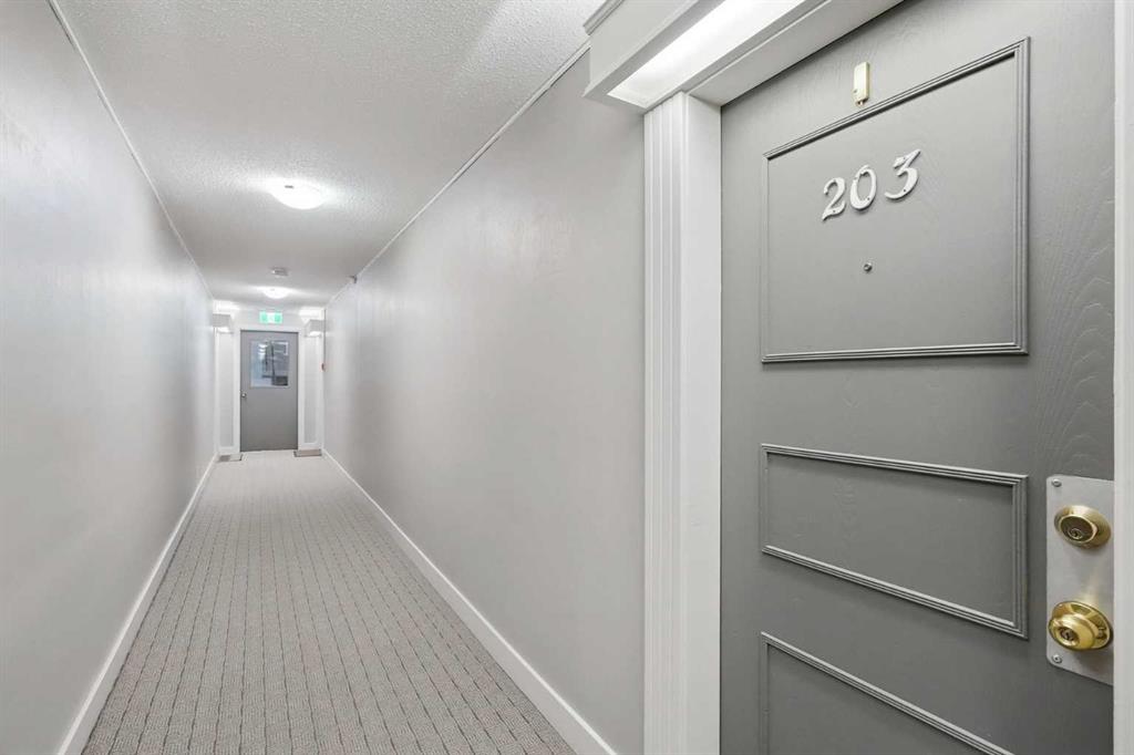 Fourth View of 203B, 5601 Dalton Drive NW, Dalhousie, Calgary, Alberta, T3A 2E2