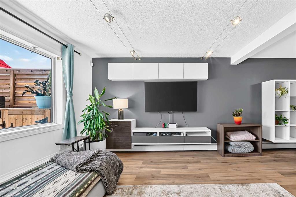 Fourth View of 3, 3809 45 Street SW, Glenbrook, Calgary, Alberta, T3E 3H4