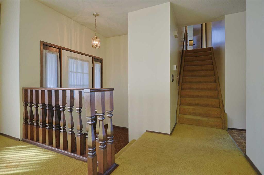 Third View of 6019 Dalcastle Crescent NW, Dalhousie, Calgary, Alberta, T3A 1R7