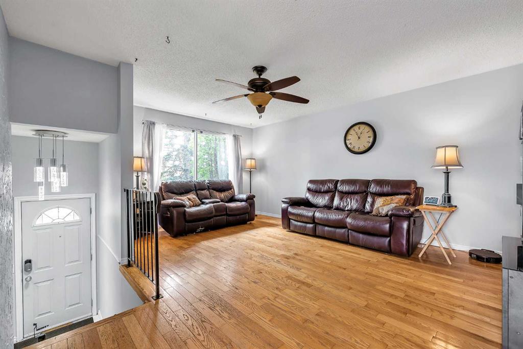 Fourth View of 215 ERIN WOODS Drive SE, Erin Woods, Calgary, Alberta, T2B 2V7