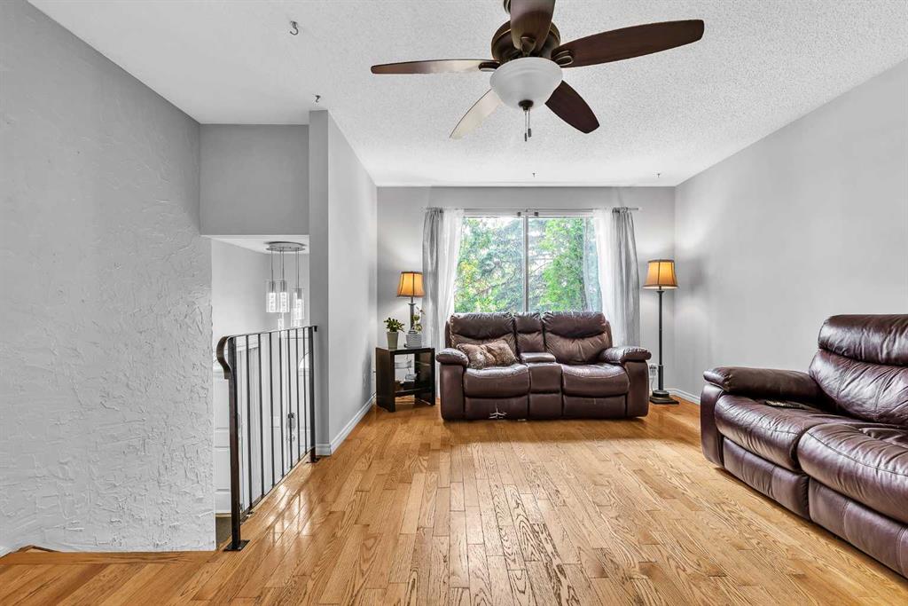 Fifth View of 215 ERIN WOODS Drive SE, Erin Woods, Calgary, Alberta, T2B 2V7