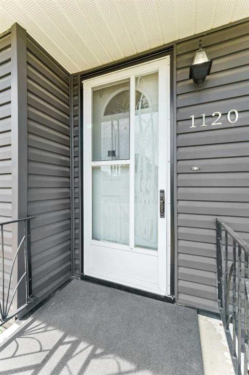 Third View of 1120 1 Avenue NE, Northeast Crescent Heights, Medicine Hat, Alberta, T1A5Z6