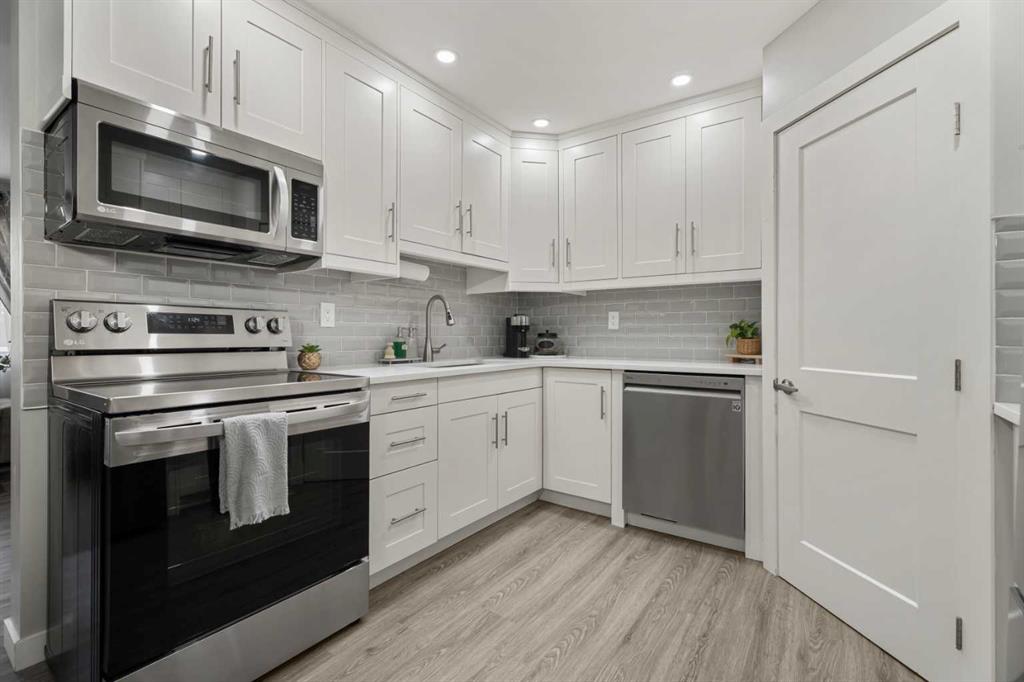 Fifth View of 63, 3809 45 Street SW, Glenbrook, Calgary, Alberta, T3E3H4