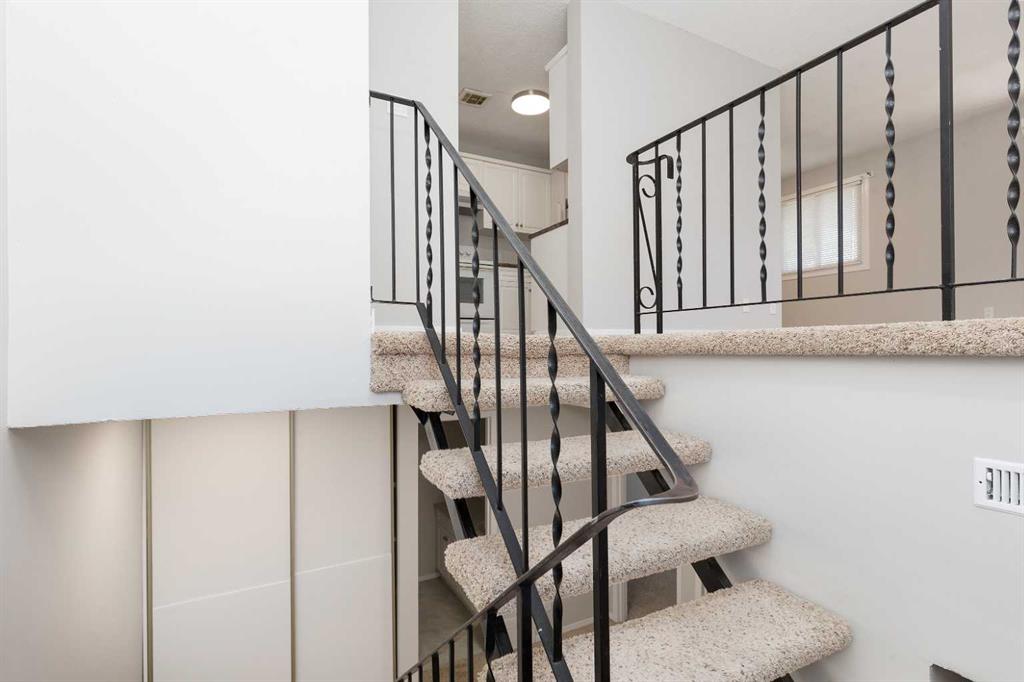 Fifth View of 13, 5 Acadia Road W, Varsity Village, Lethbridge, Alberta, T1K 4C1