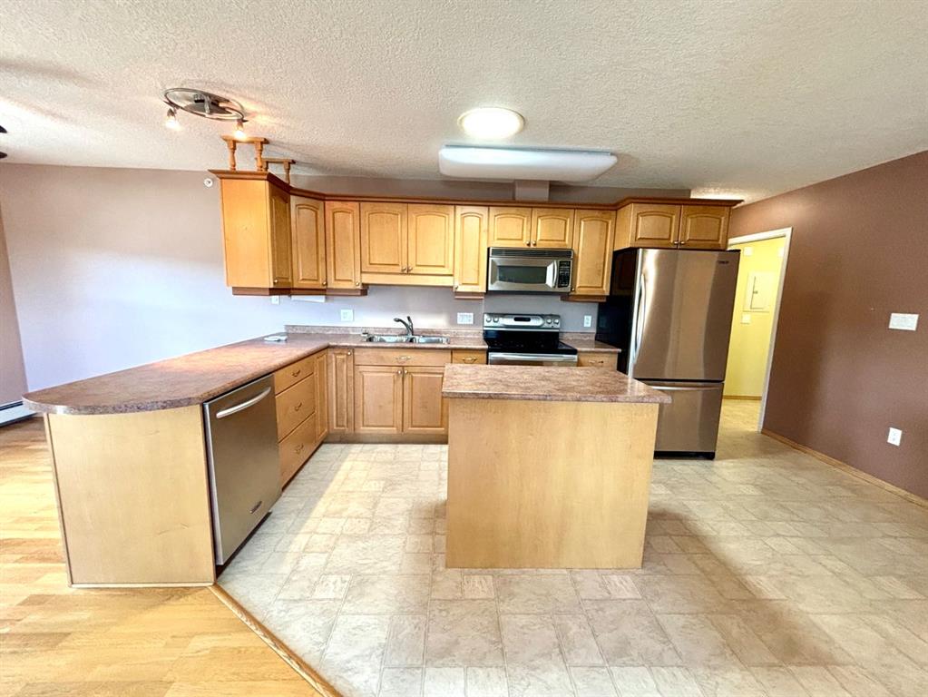 Fifth View of 407, 228 Pembina Avenue , Mountain View, Hinton, Alberta, T7V 0A5