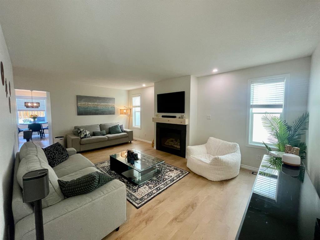 Third View of #6  4024 18 Avenue  , Edson, Edson, Alberta, T7E 0A5