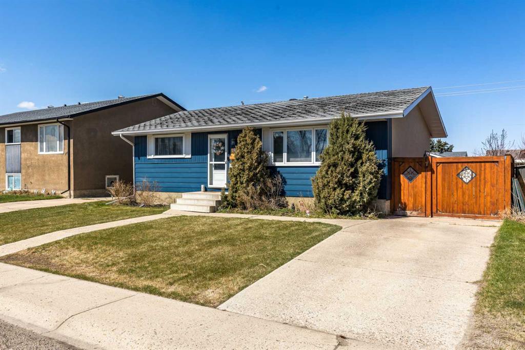 Third View of 116 19 Street NE, Northeast Crescent Heights, Medicine Hat, Alberta, T1C1B1