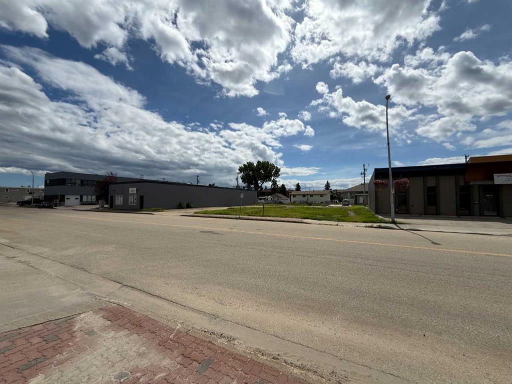 Fifth View of 9821/23/25 97 Avenue , Central Business District, Grande Prairie, Alberta, T8V 0M9
