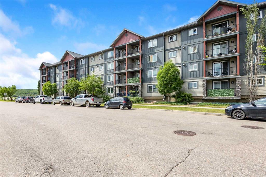 408, 115 Denholm Gate Gate , A2327024, Alberta,