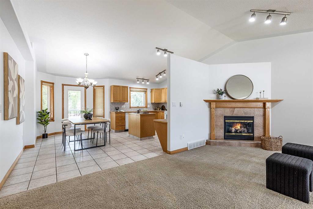 Fifth View of 213 Sunrise Circle SW, SW Southridge, Medicine Hat, Alberta, T1B 4N9